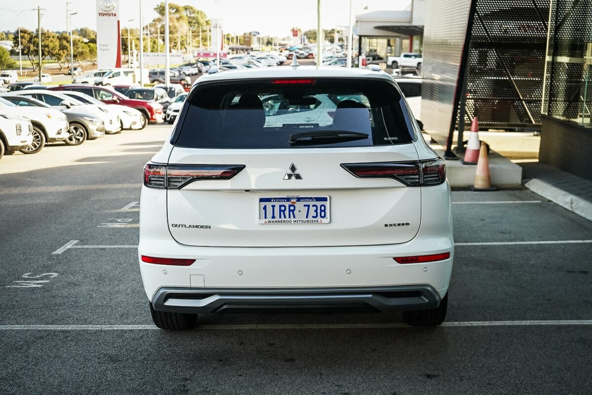 Mitsubishi Outlander image 4