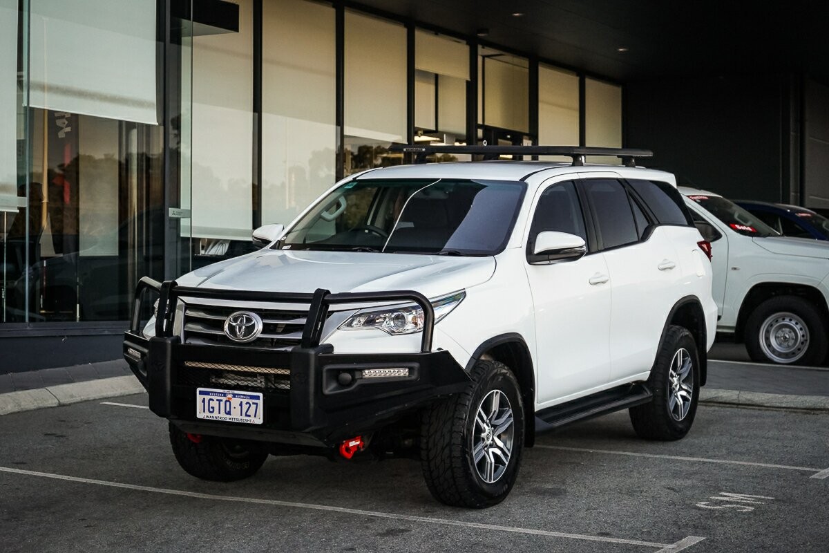Toyota Fortuner image 1