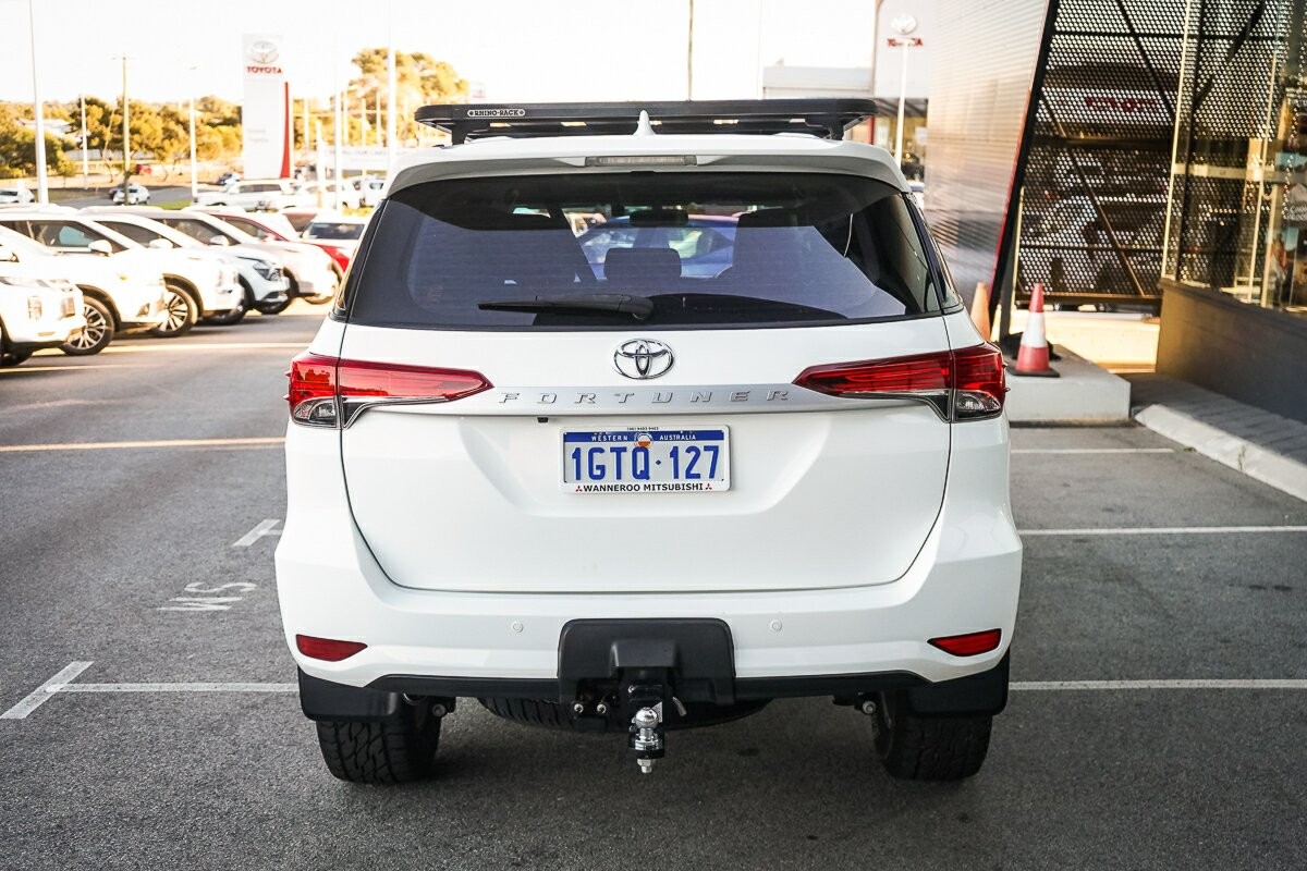 Toyota Fortuner image 4