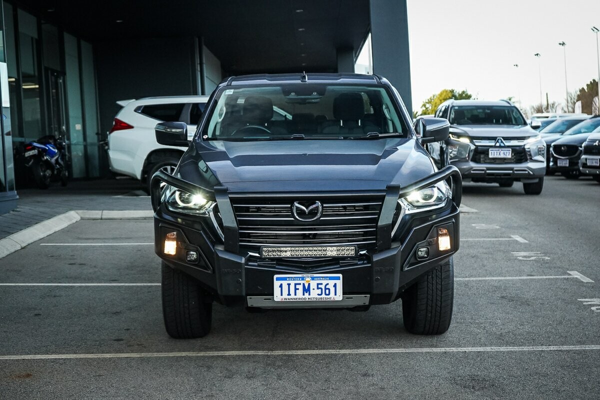 Mazda Bt-50 image 2