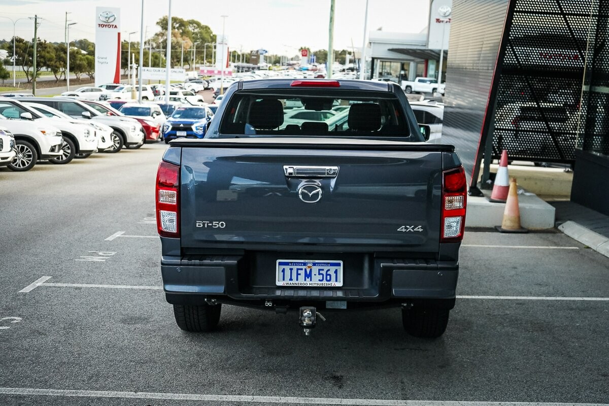 Mazda Bt-50 image 4