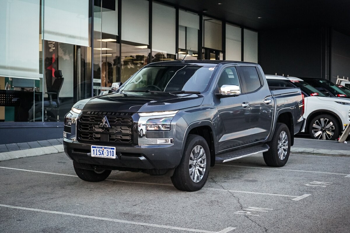 Mitsubishi Triton image 1