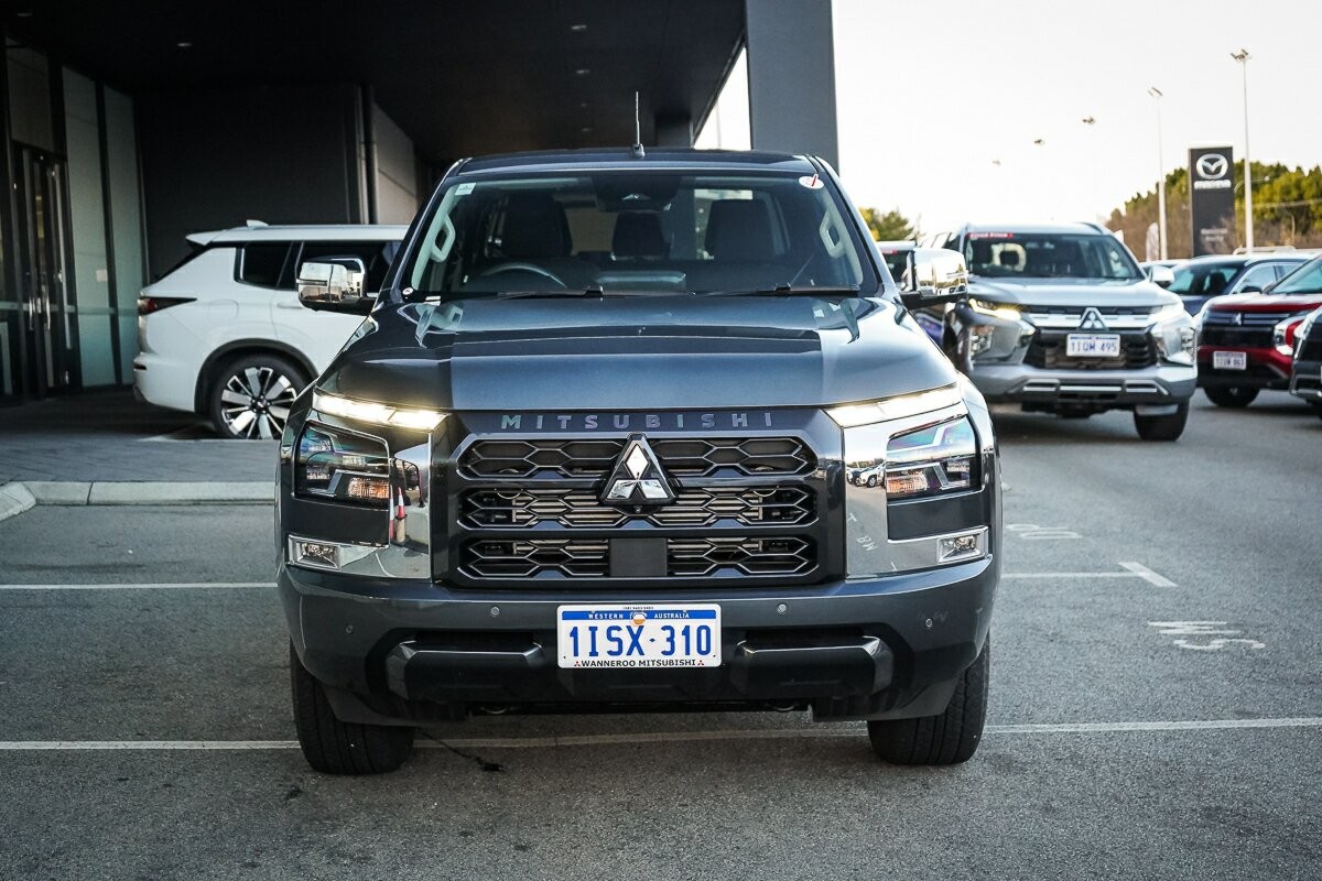 Mitsubishi Triton image 2