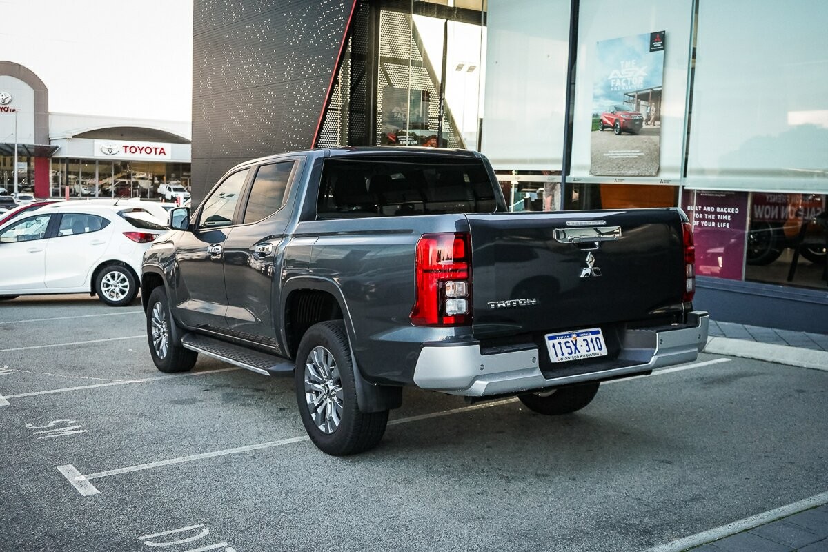 Mitsubishi Triton image 3