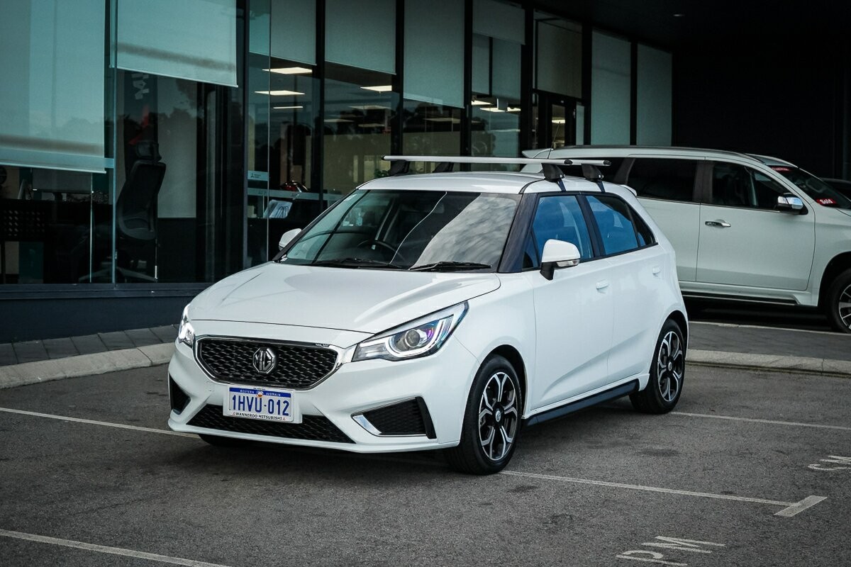 MG Mg3 image 1