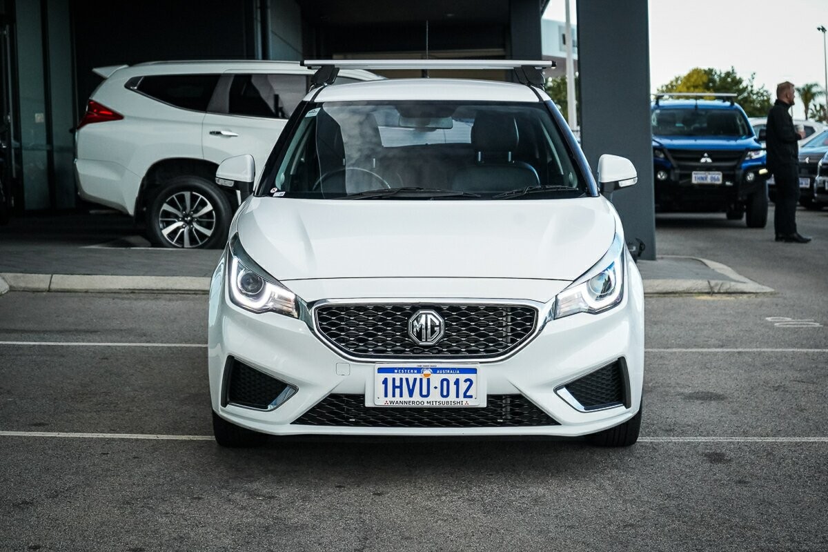 MG Mg3 image 2