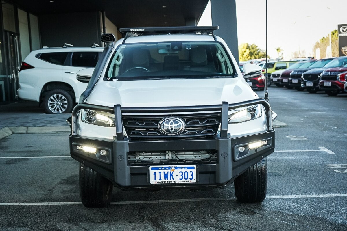 Toyota Fortuner image 2