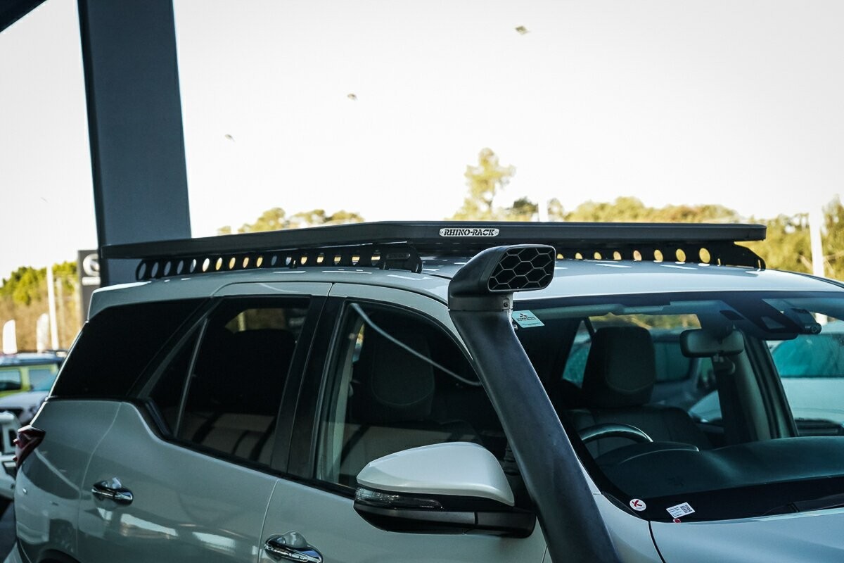 Toyota Fortuner image 4