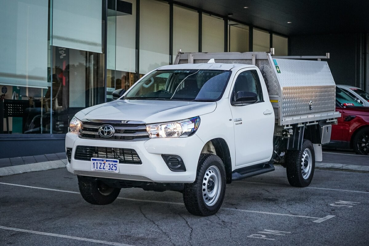 Toyota Hilux image 1