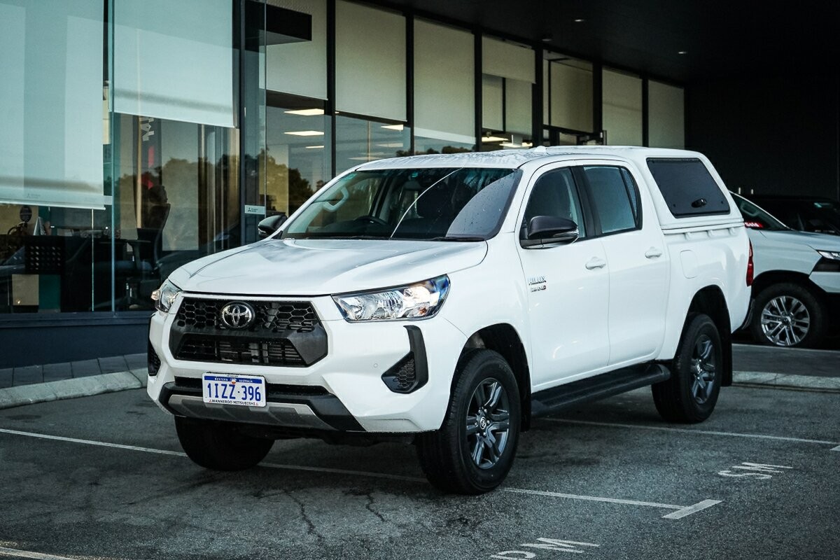 Toyota Hilux image 1