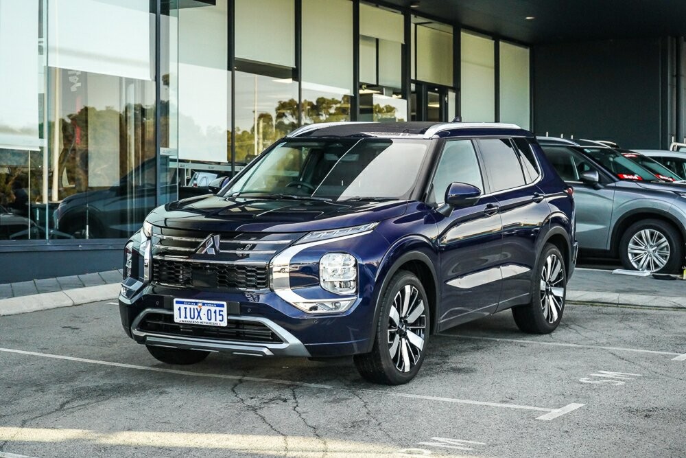 Mitsubishi Outlander image 1