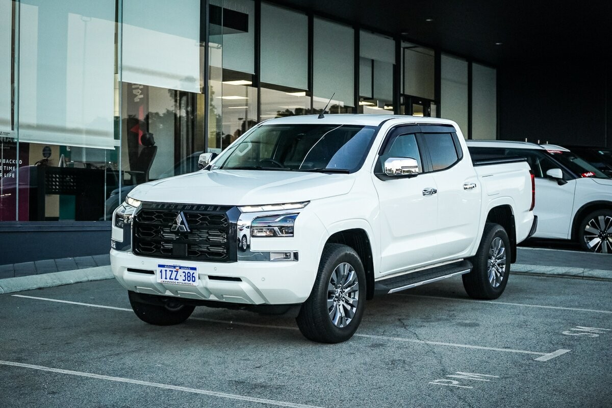 Mitsubishi Triton image 1