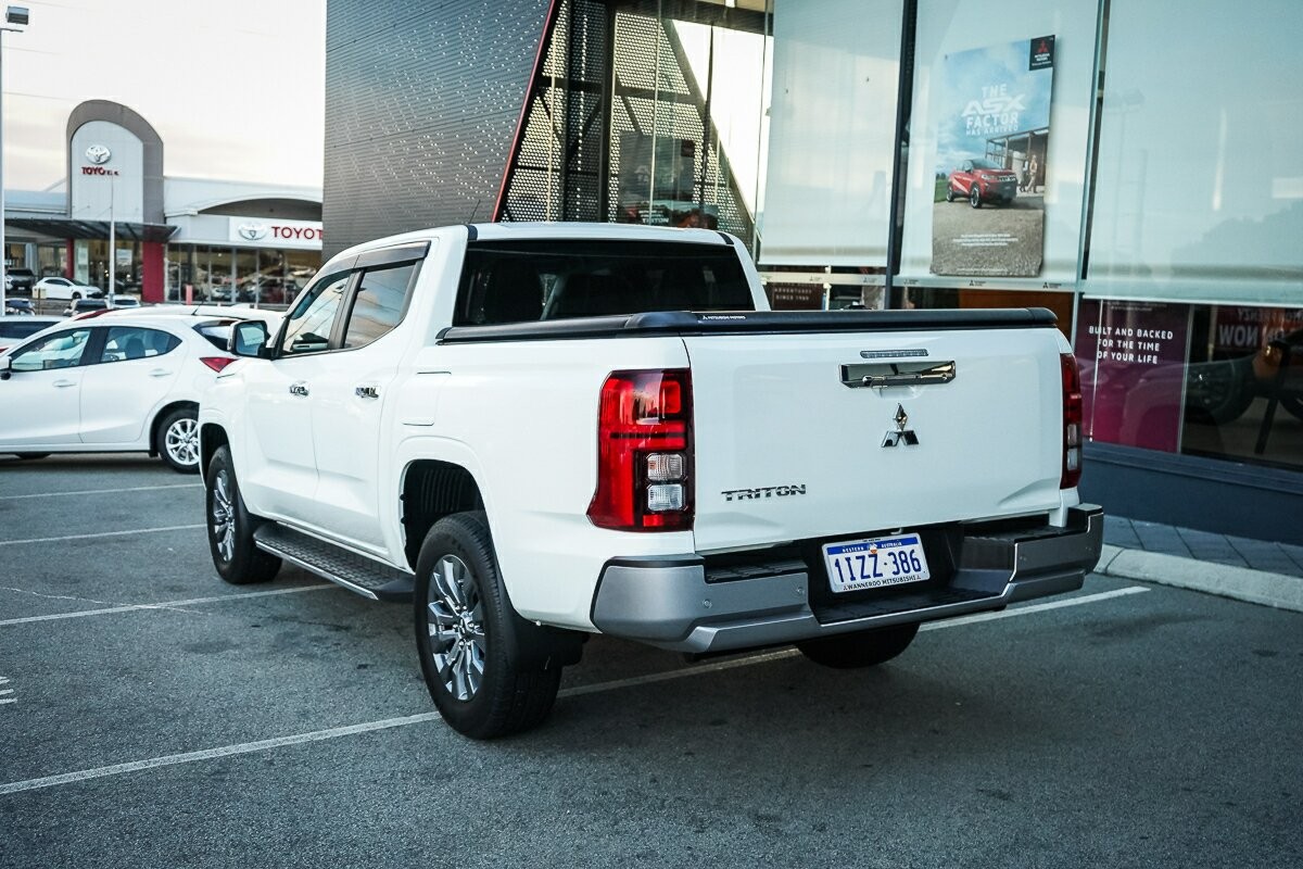 Mitsubishi Triton image 3