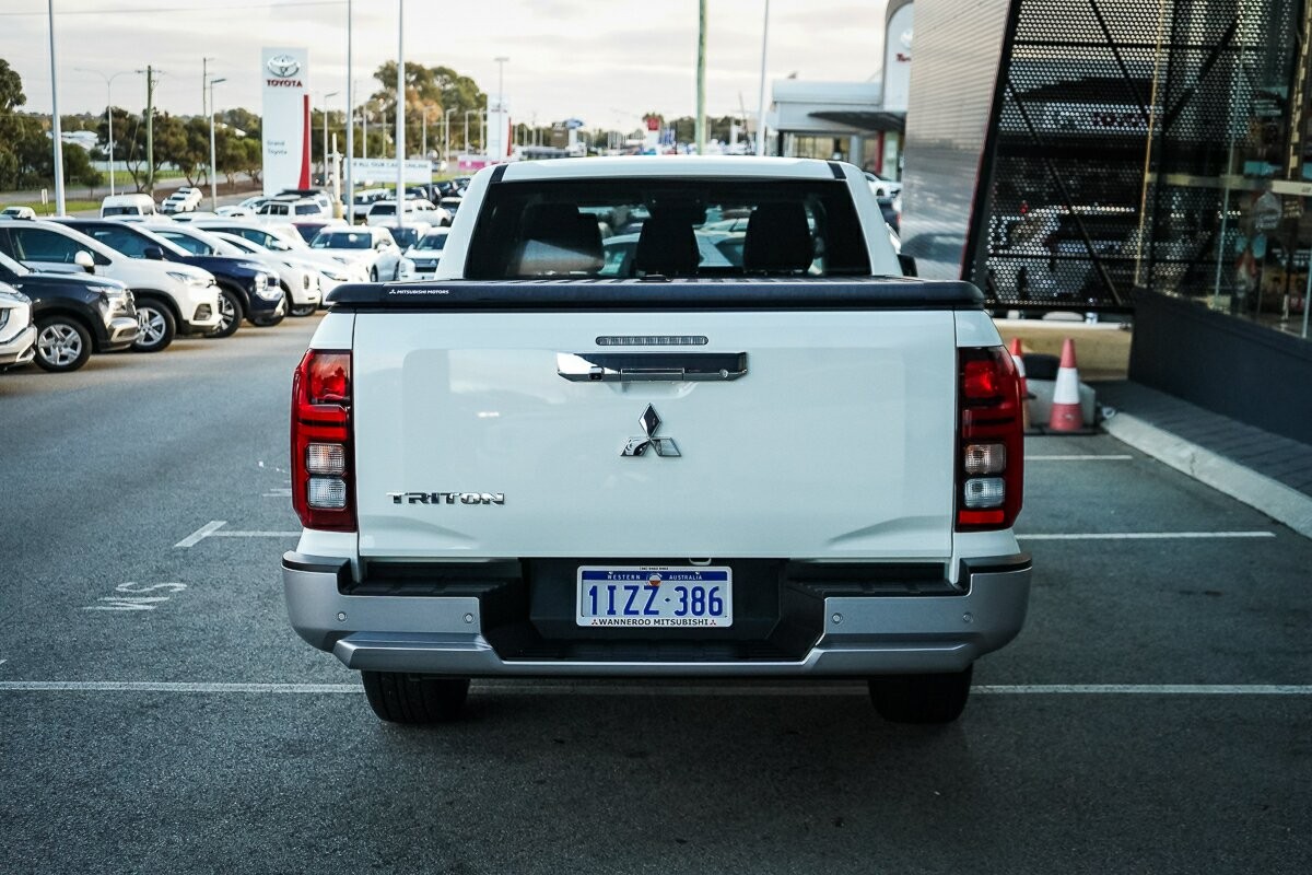 Mitsubishi Triton image 4
