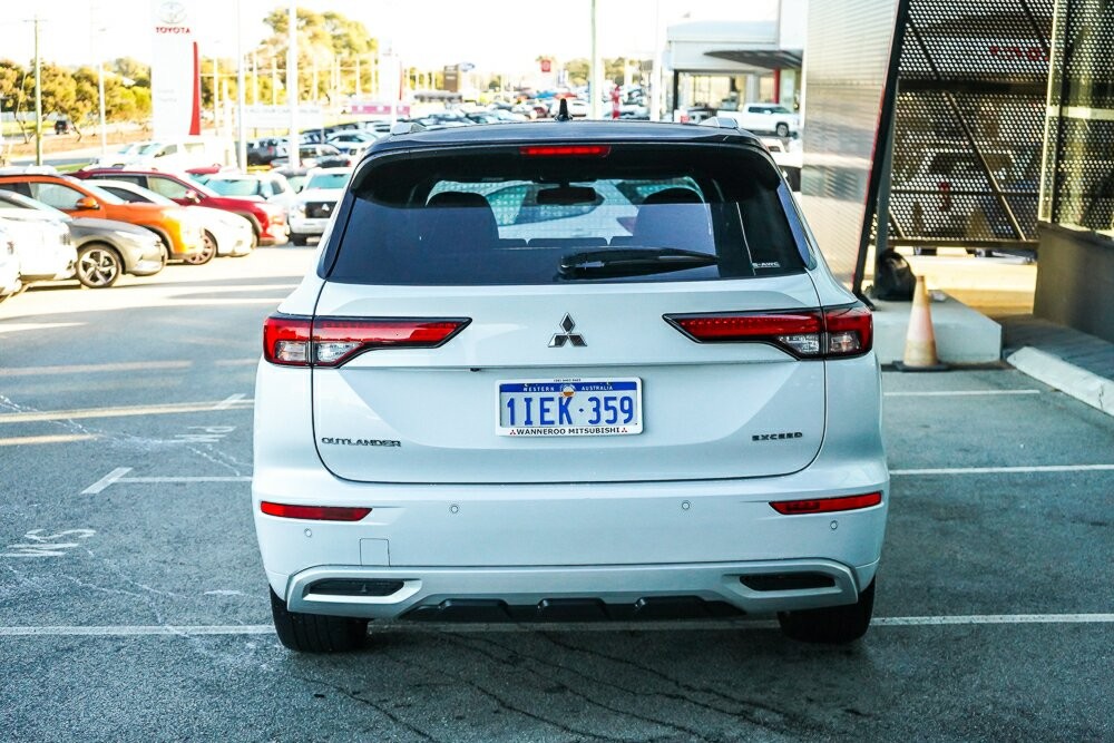 Mitsubishi Outlander image 4