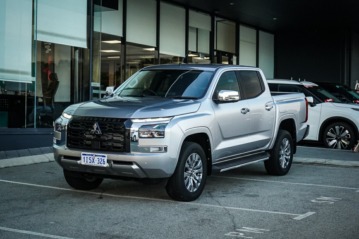 Mitsubishi Triton image 1