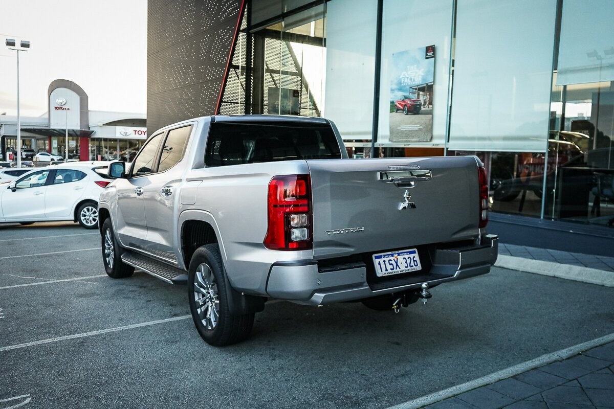 Mitsubishi Triton image 3