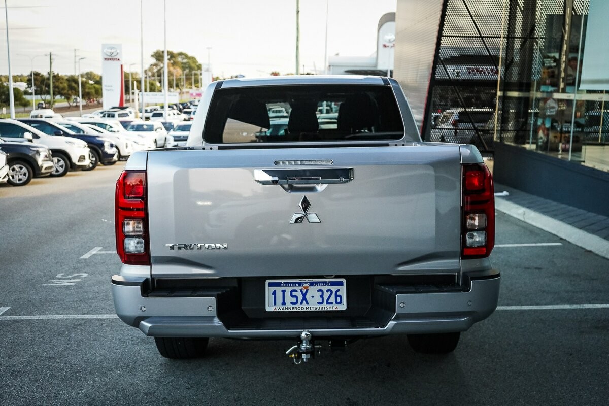 Mitsubishi Triton image 4