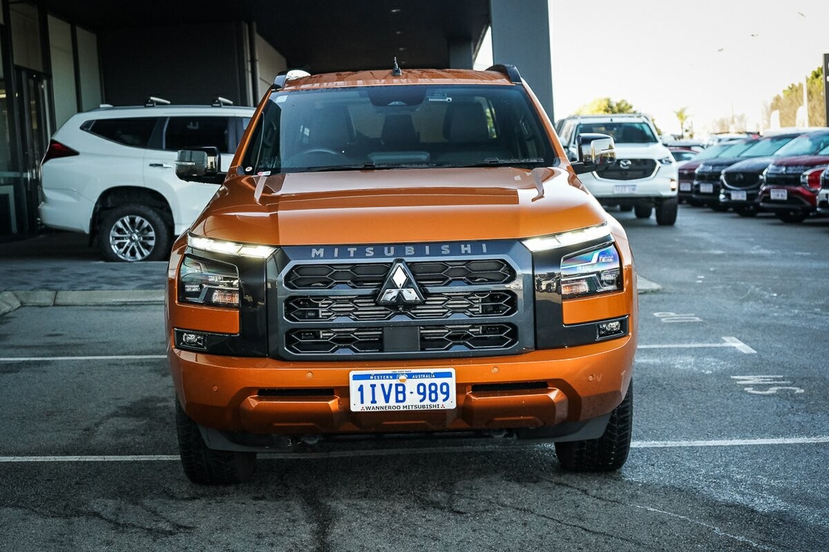 Mitsubishi Triton image 2