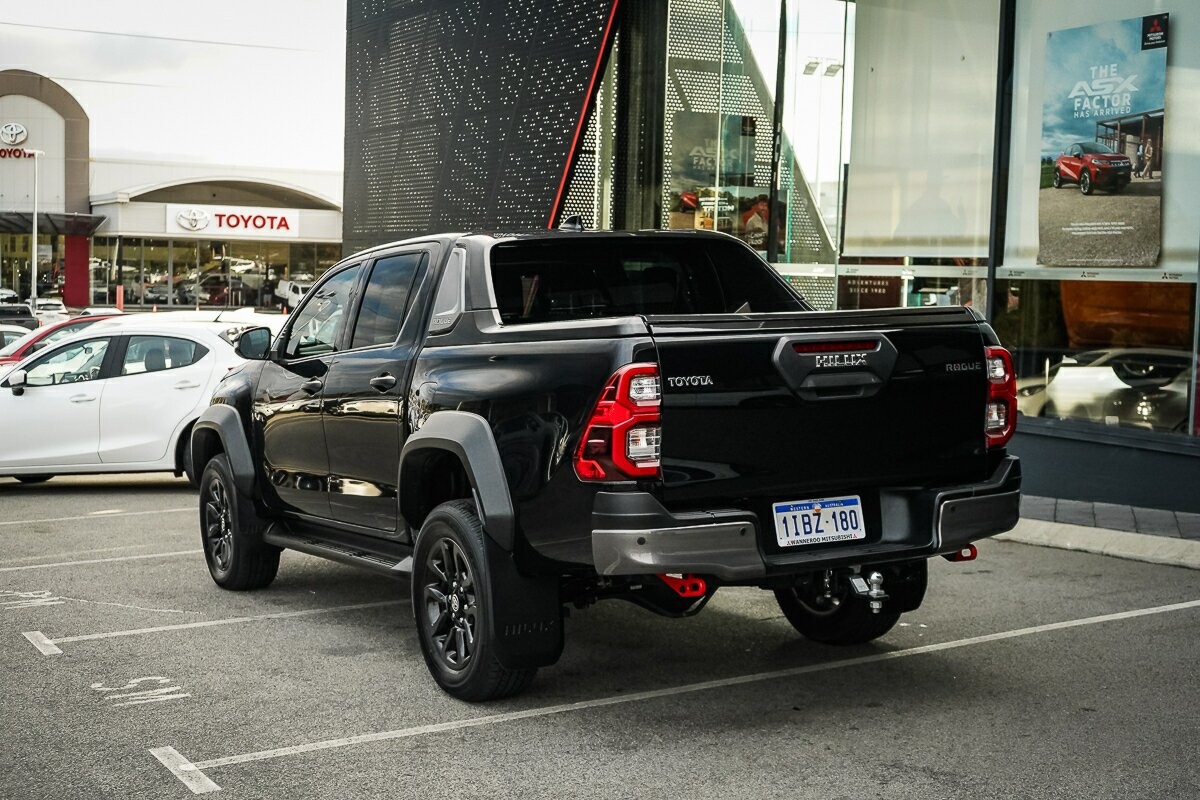 Toyota Hilux image 3