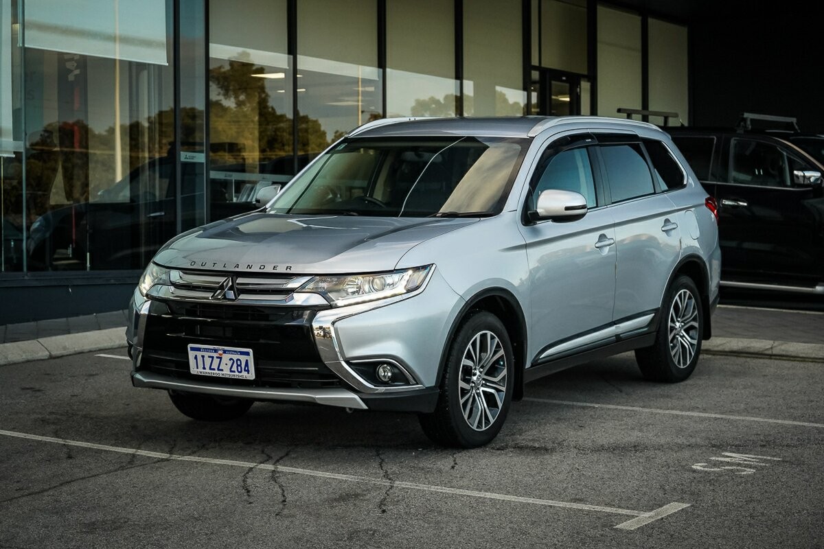 Mitsubishi Outlander image 1