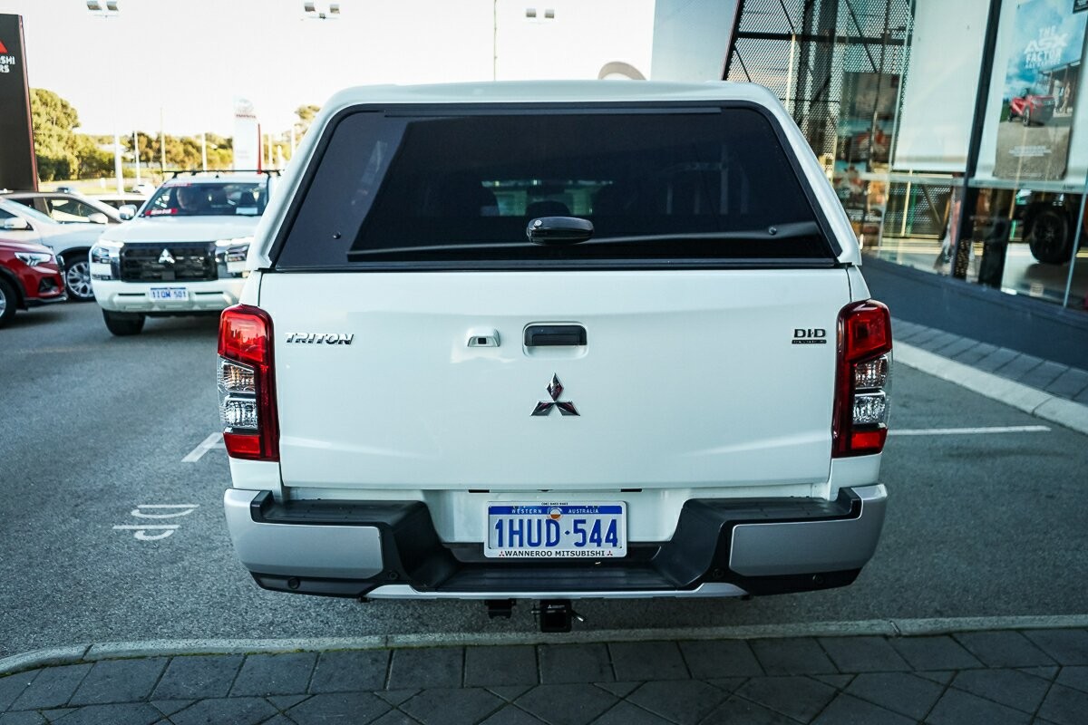 Mitsubishi Triton image 4
