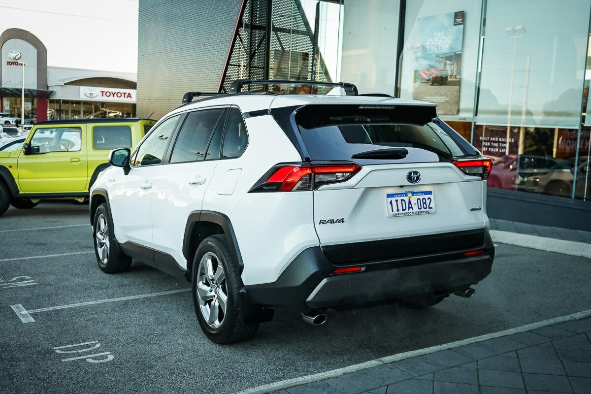 Toyota Rav4 image 3