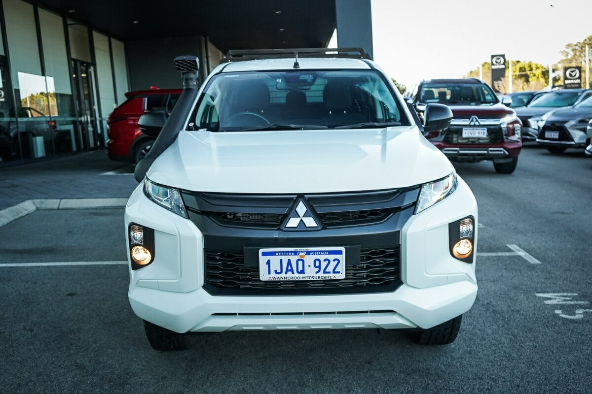 Mitsubishi Triton image 2