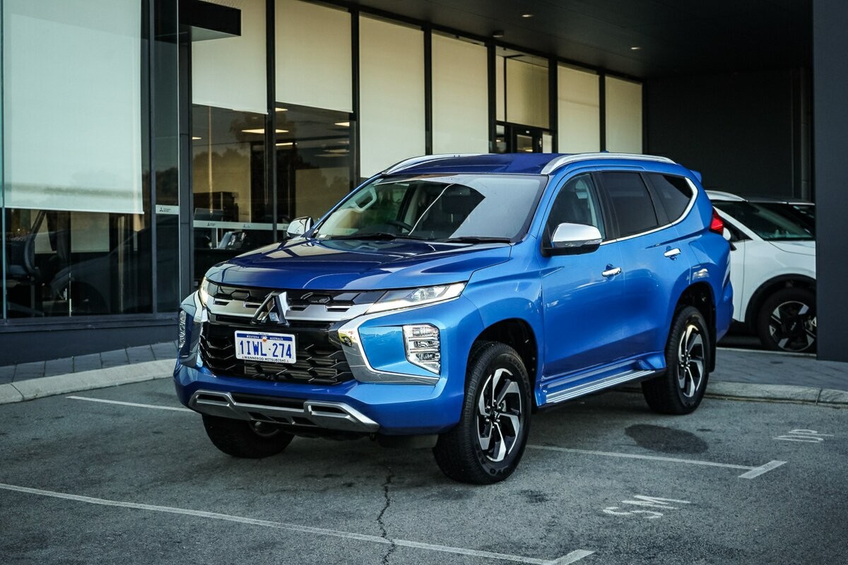 Mitsubishi Pajero Sport image 1