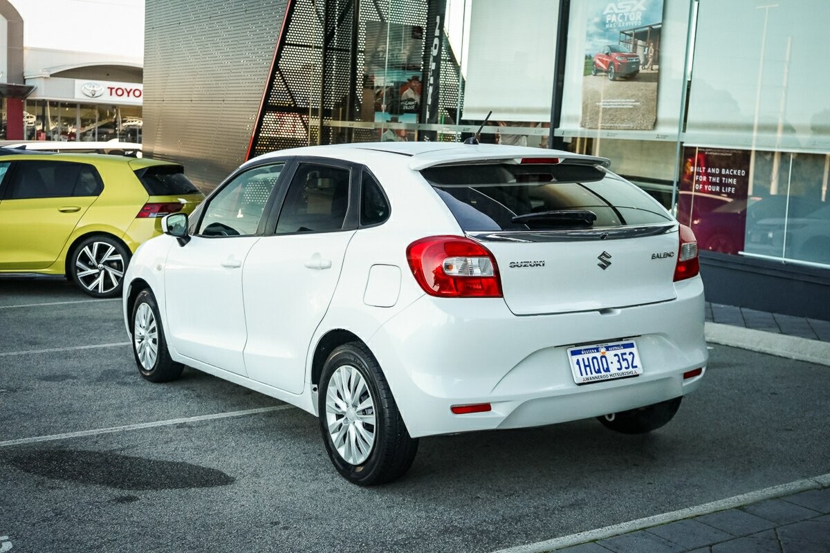 Suzuki Baleno image 4