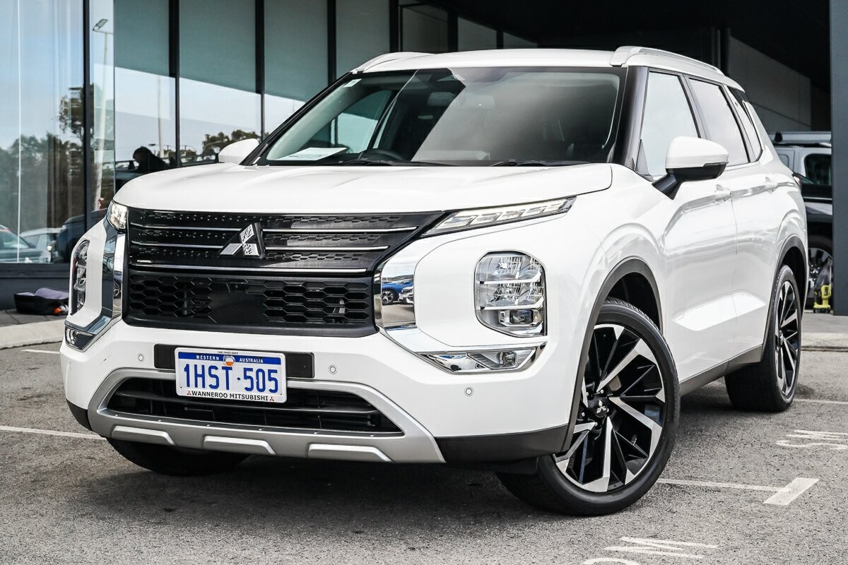 Mitsubishi Outlander image 1