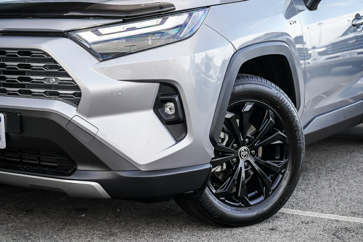 Toyota Rav4 image 2