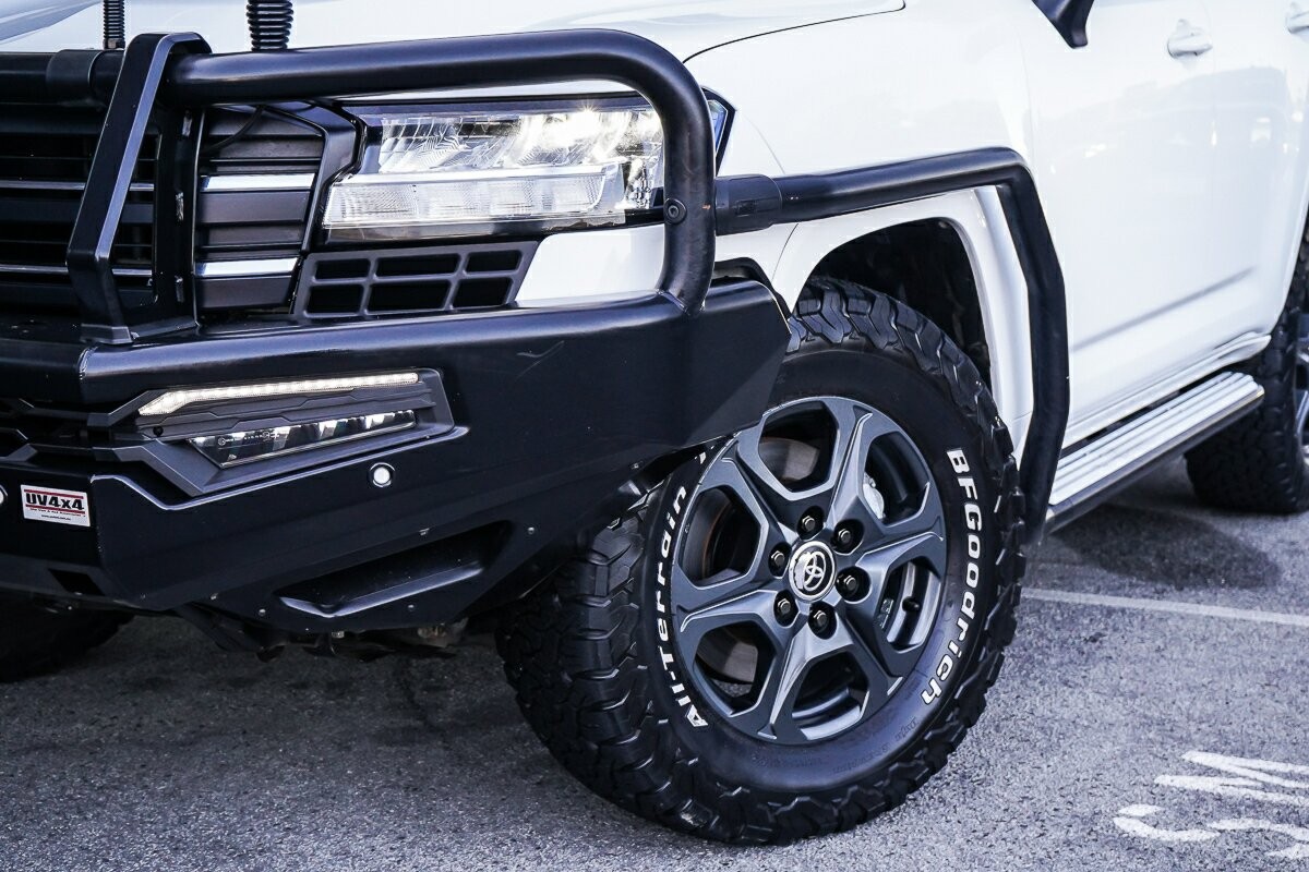 Toyota Landcruiser image 2