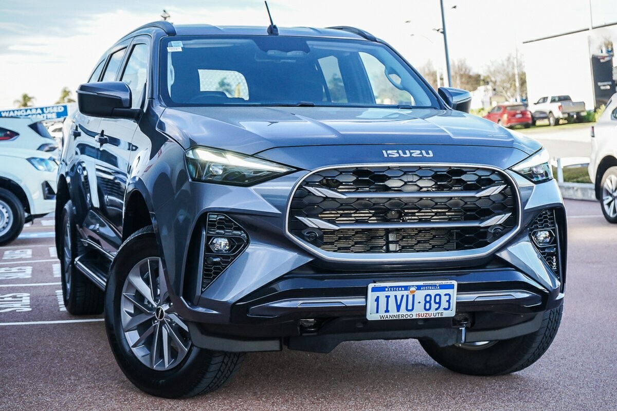 Isuzu Mu-x image 1