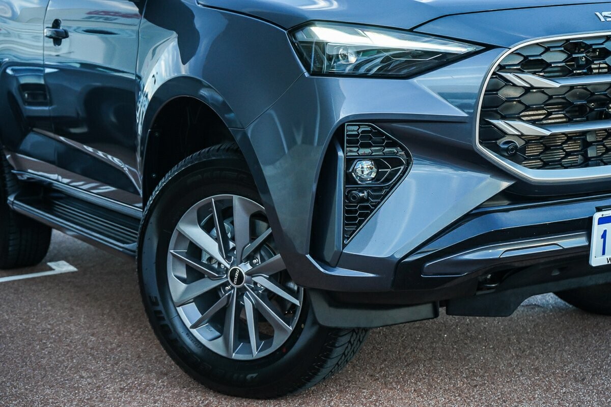 Isuzu Mu-x image 2