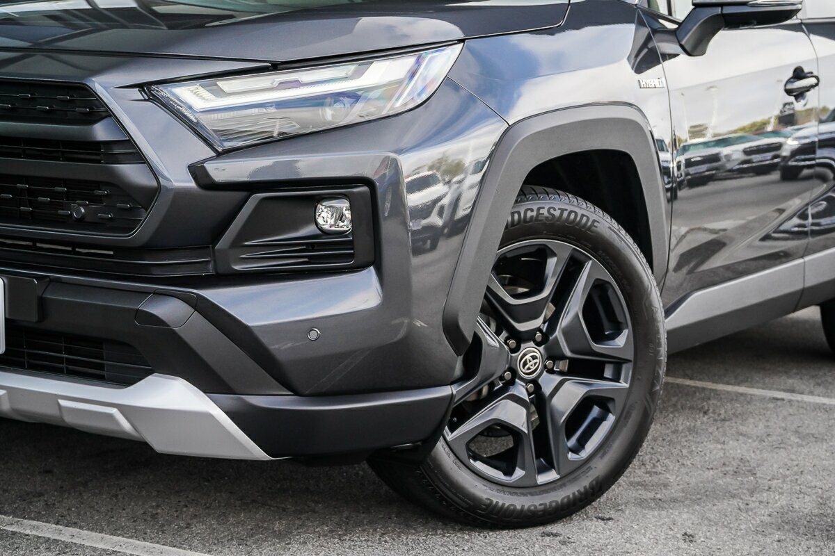Toyota Rav4 image 2