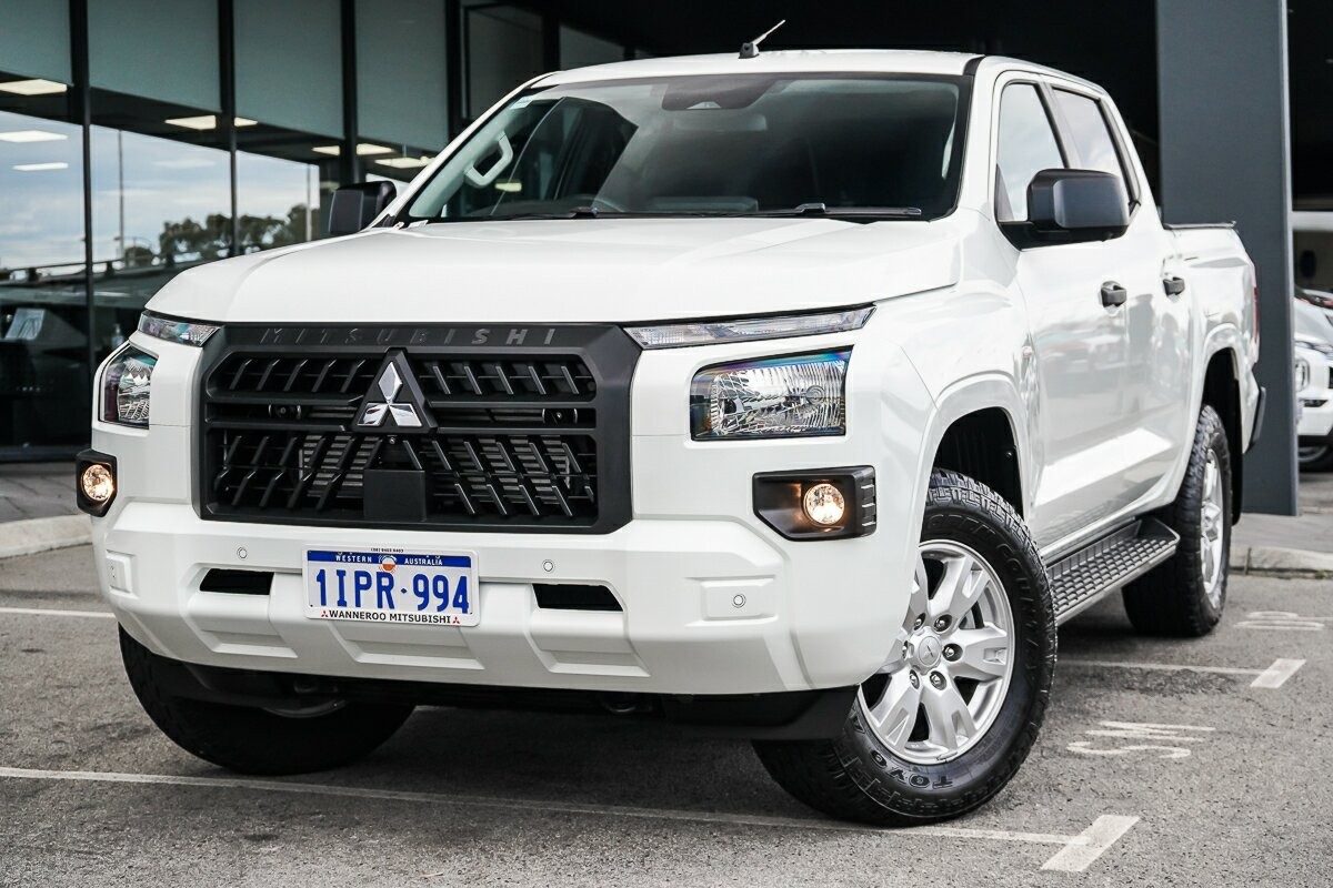 Mitsubishi Triton image 1