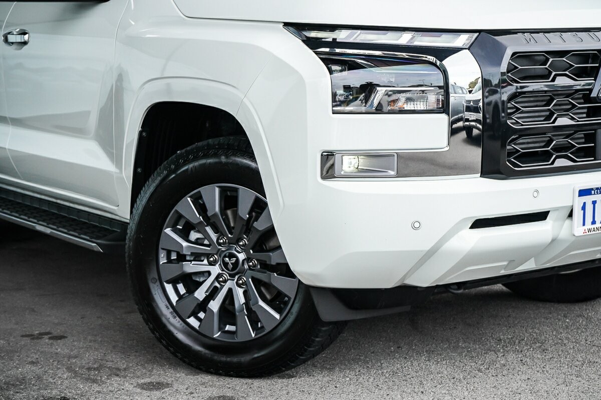 Mitsubishi Triton image 2