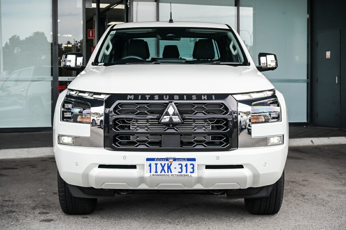 Mitsubishi Triton image 3