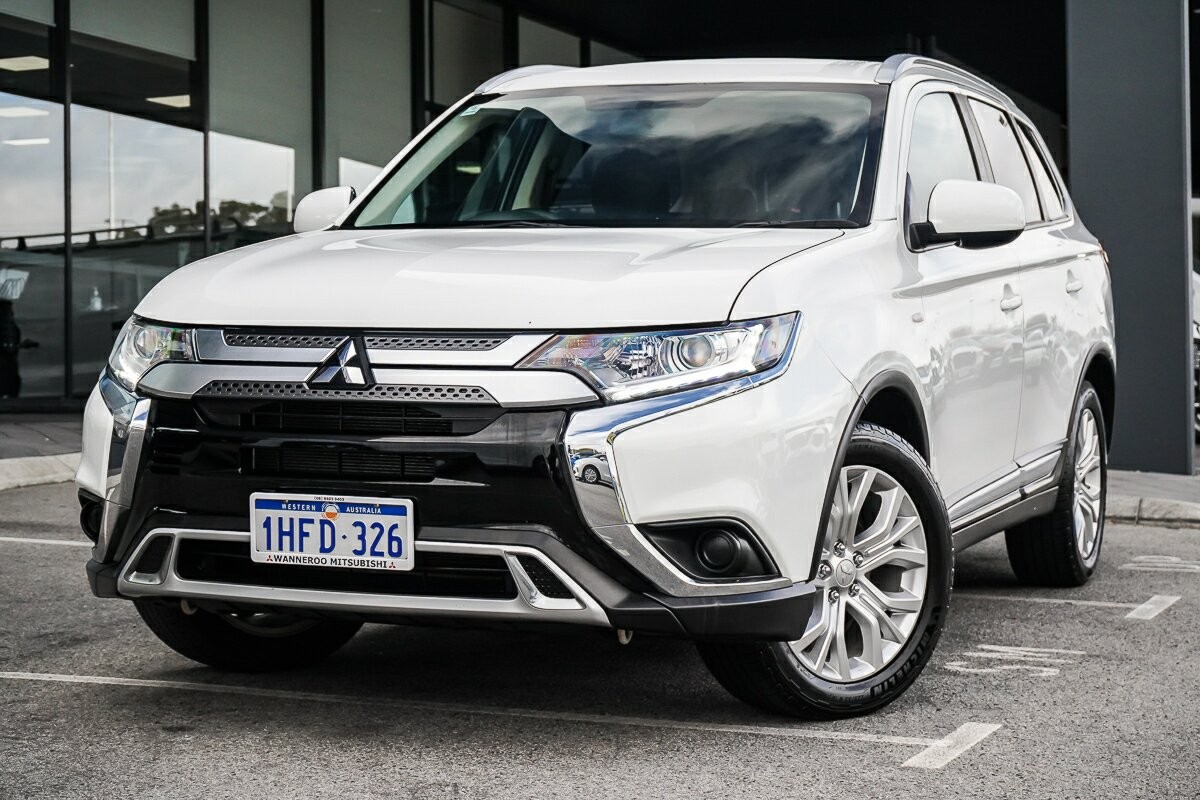 Mitsubishi Outlander image 1