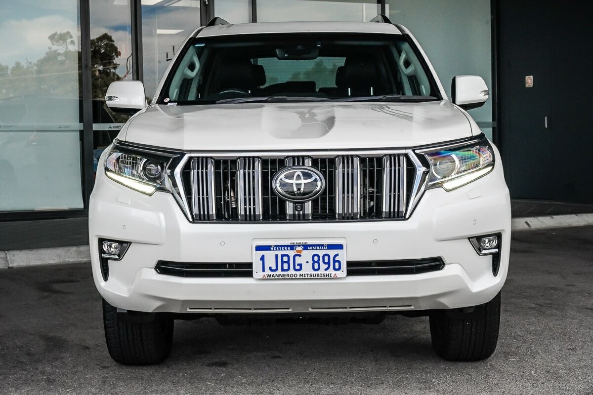 Toyota Landcruiser Prado image 3