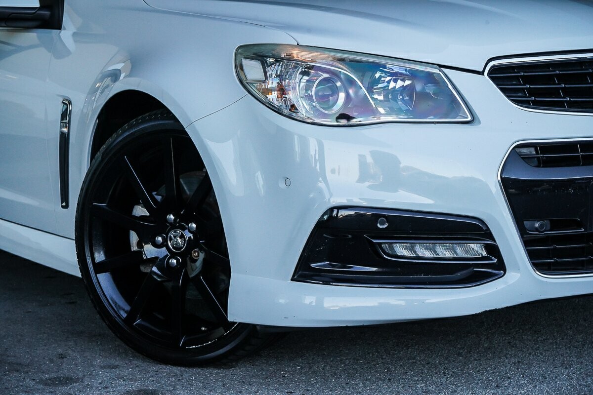 Holden Commodore image 2