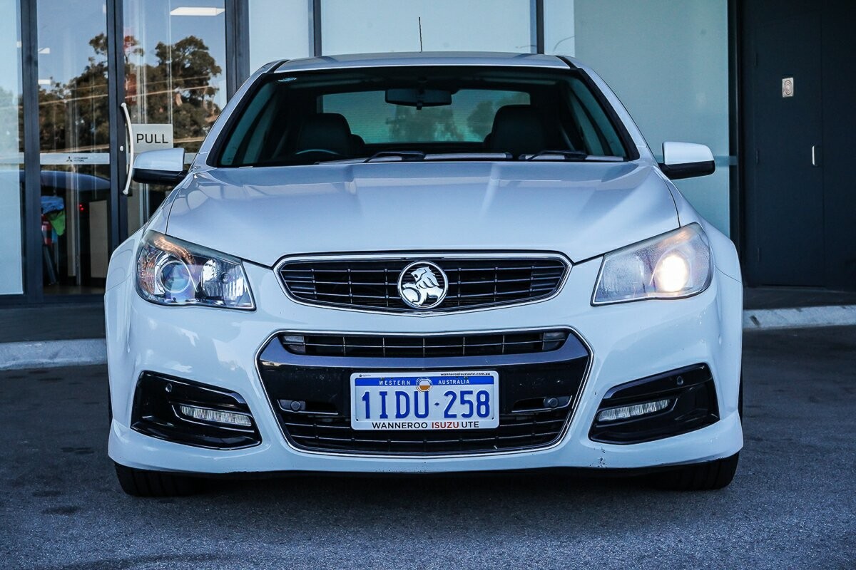 Holden Commodore image 3