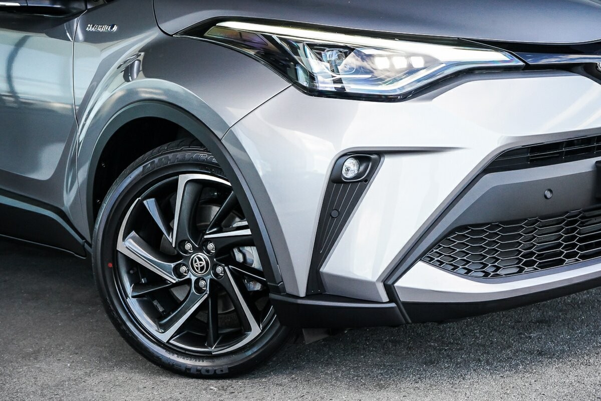 Toyota C-hr image 2