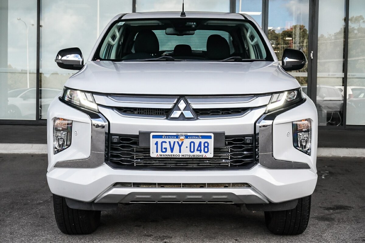 Mitsubishi Triton image 3