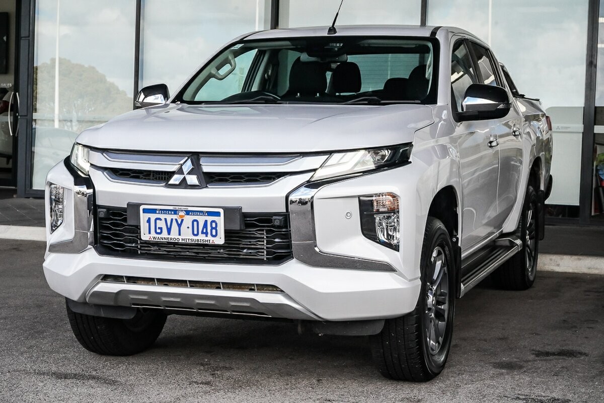 Mitsubishi Triton image 4