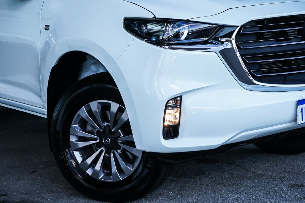 Mazda Bt-50 image 2