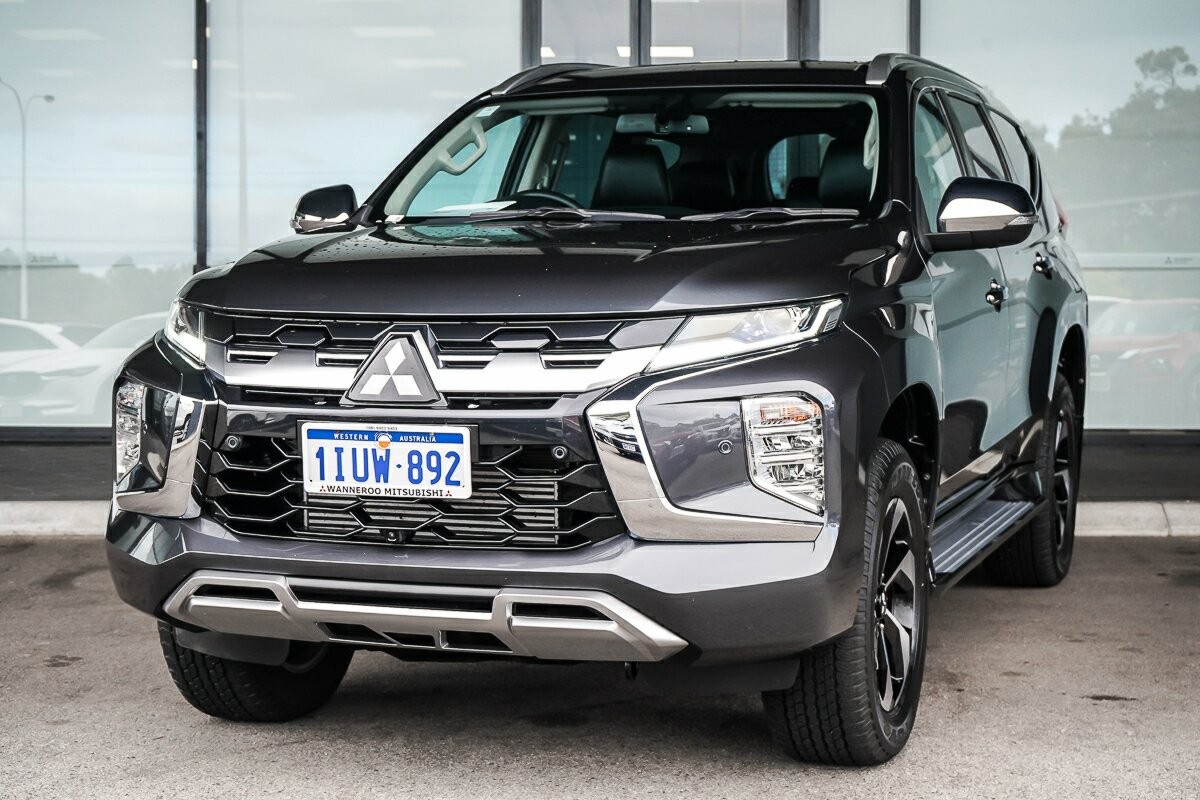 Mitsubishi Pajero Sport image 4