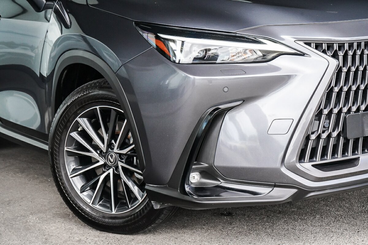 Lexus Nx image 2