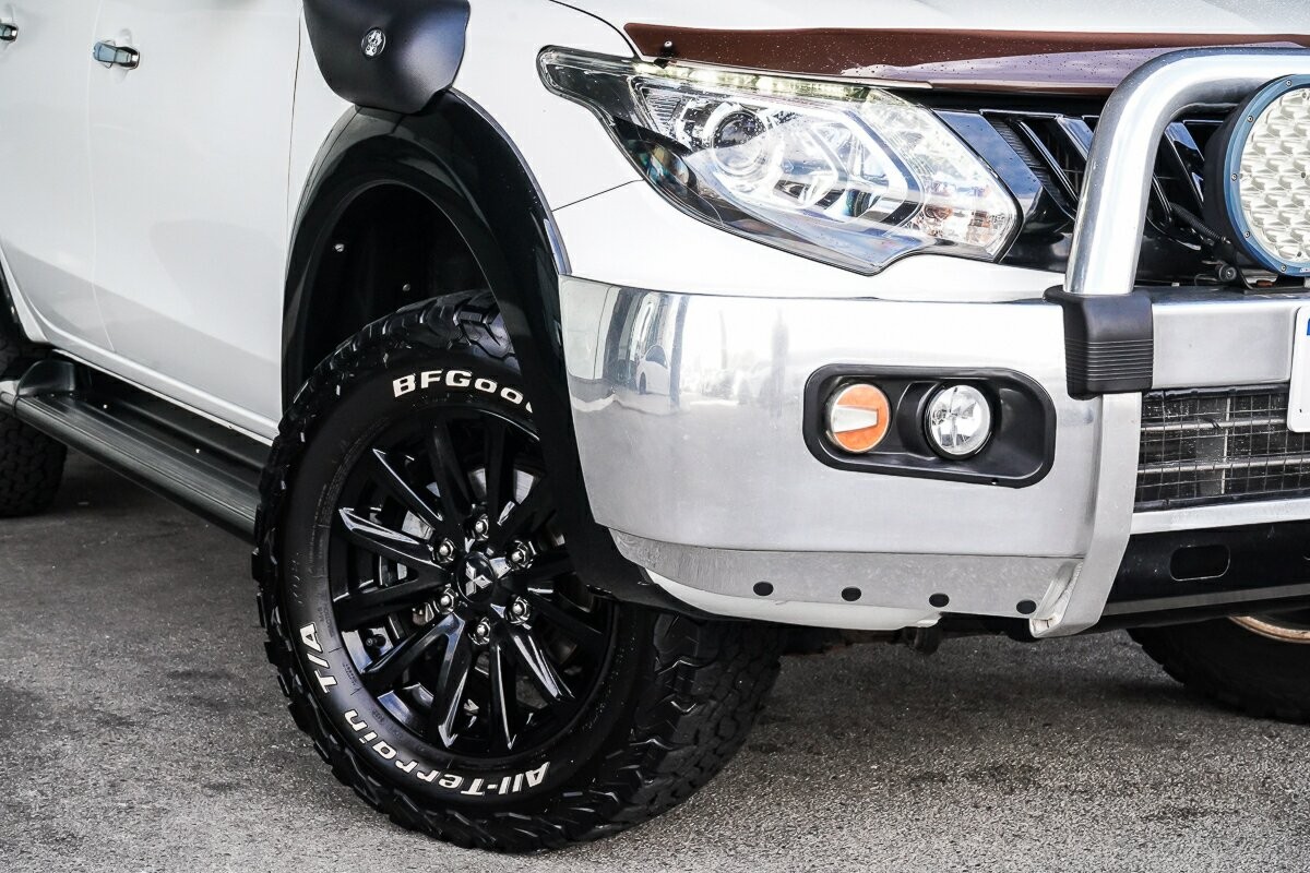 Mitsubishi Triton image 2
